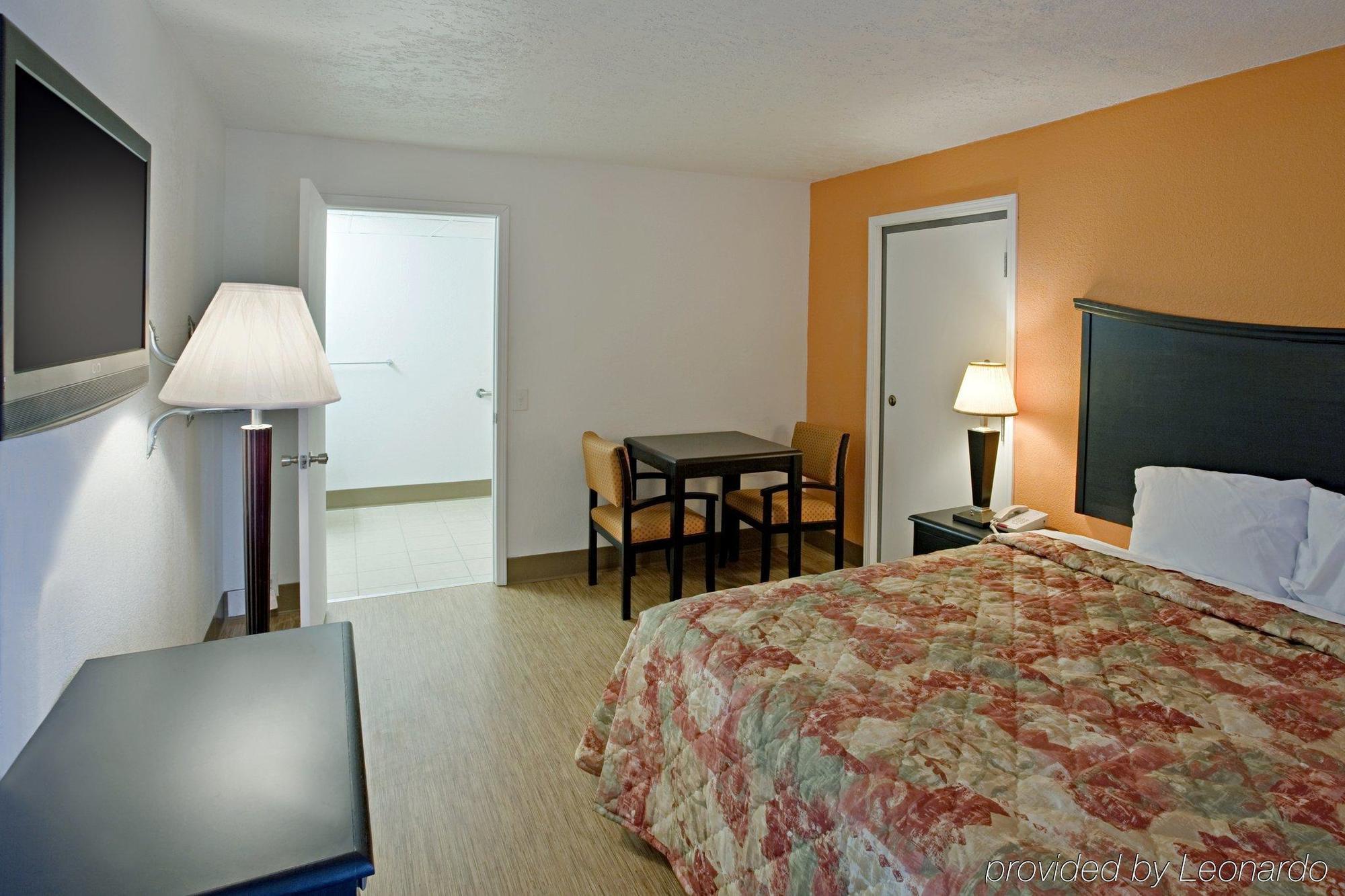 Econo Lodge Metropolis Chambre photo
